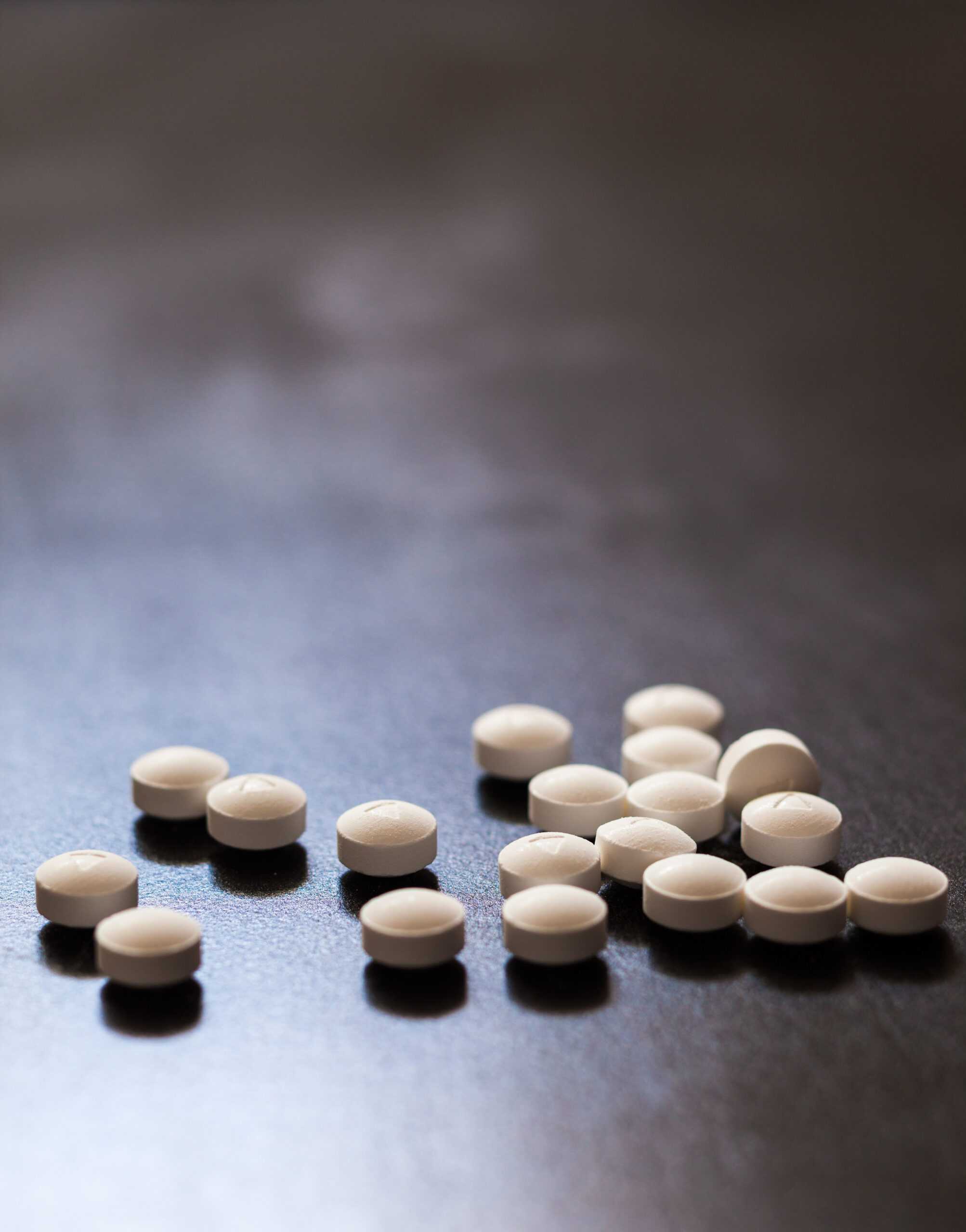 Backlit,White,Pills,-,Opioid,And,Prescription,Medication,Addiction,Epidemic