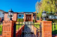 The Last House sober living, a place that recovering addicts and alcoholics can call home.